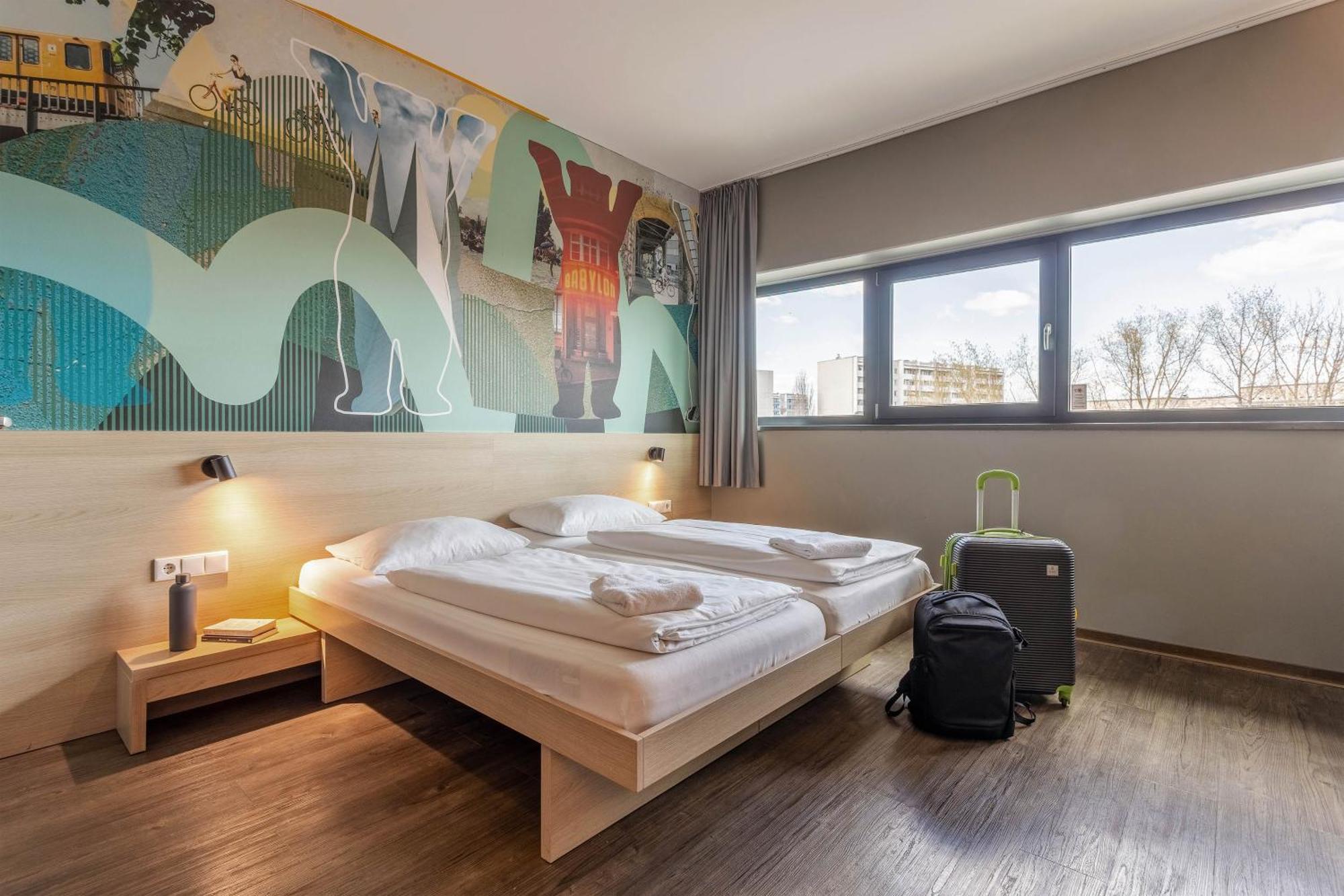 Meininger Hotel Berlin Airport Esterno foto