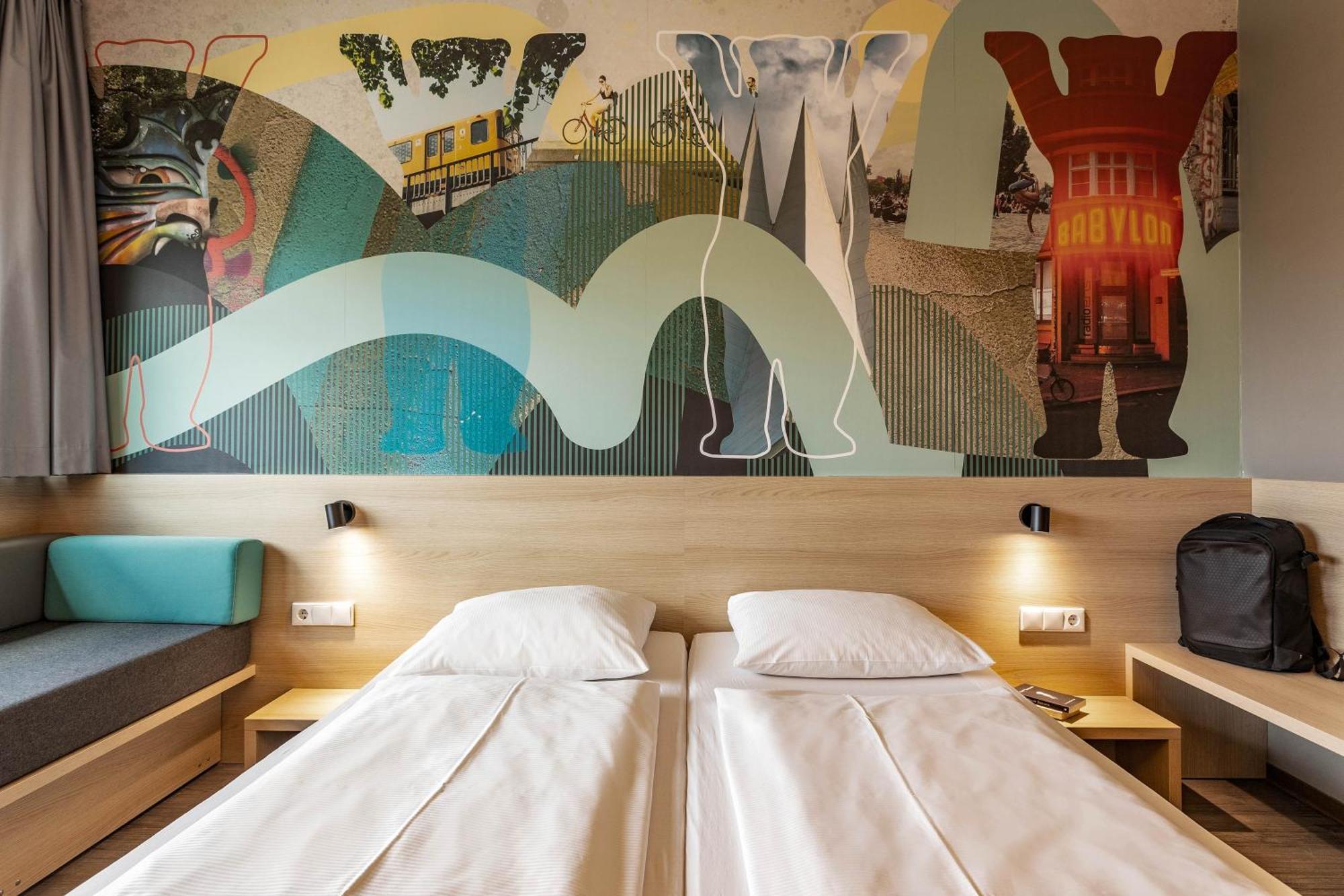 Meininger Hotel Berlin Airport Esterno foto