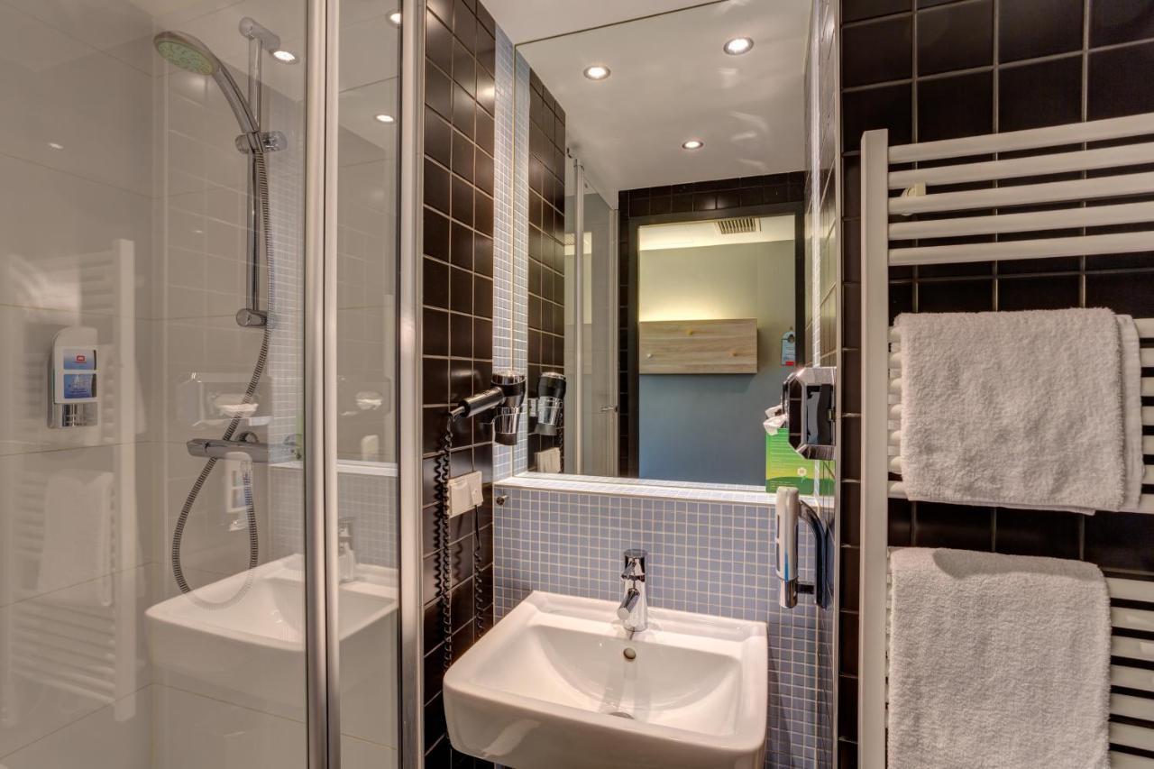 Meininger Hotel Berlin Airport Esterno foto