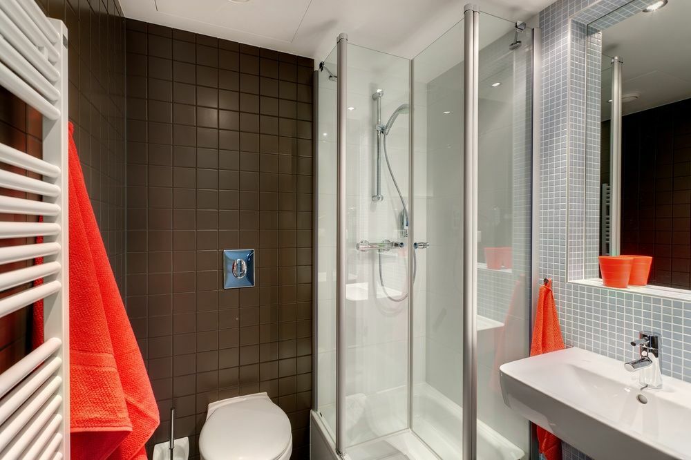 Meininger Hotel Berlin Airport Esterno foto